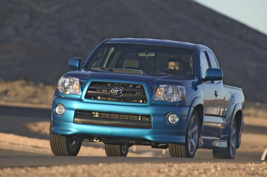  Toyota Tacoma X-Runner in Speedway Blue 2005 года  (фото 14 из 25)